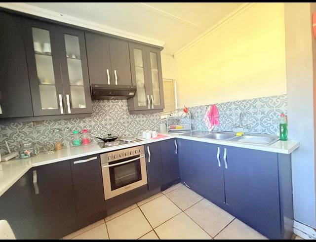 3 BEDROOM HOUSE FOR SALE IN VANDERBIJLPARK CW 5
